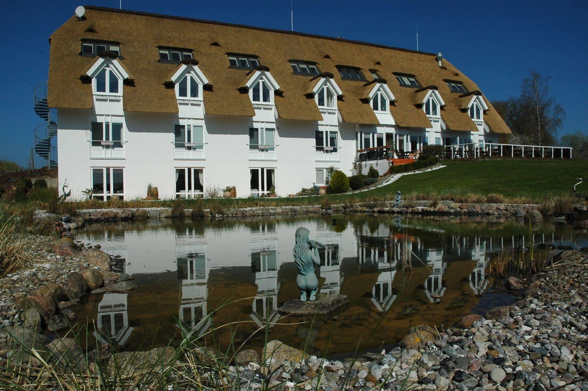 Alago Hotel Am See Камбс Экстерьер фото